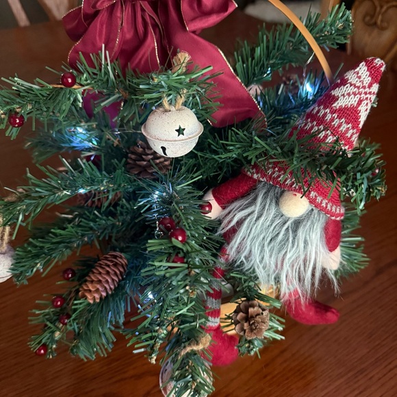 NEW Gnome in a Natural Wicker Basket w/ LED Fairy Lights & Artificial Evergreens - Picture 8 of 14
